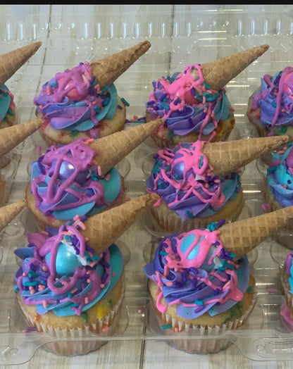 Ice Cream Cone-Themed Birthday Set